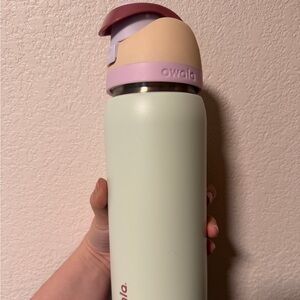 Owala Pastel Multi-Color Stainless Water Bottle - Pale Green